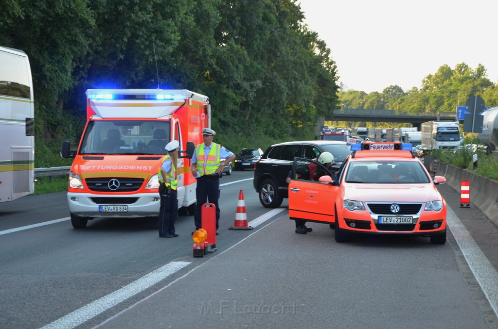 Einsatz BF Koeln Klimaanlage Reisebus defekt A 3 Rich Koeln hoehe Leverkusen P034.JPG